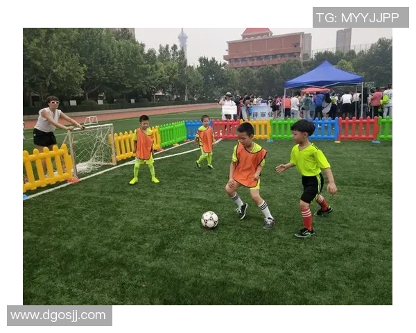 鲁能与力帆女球迷激情对决展现足球魅力与青春风采